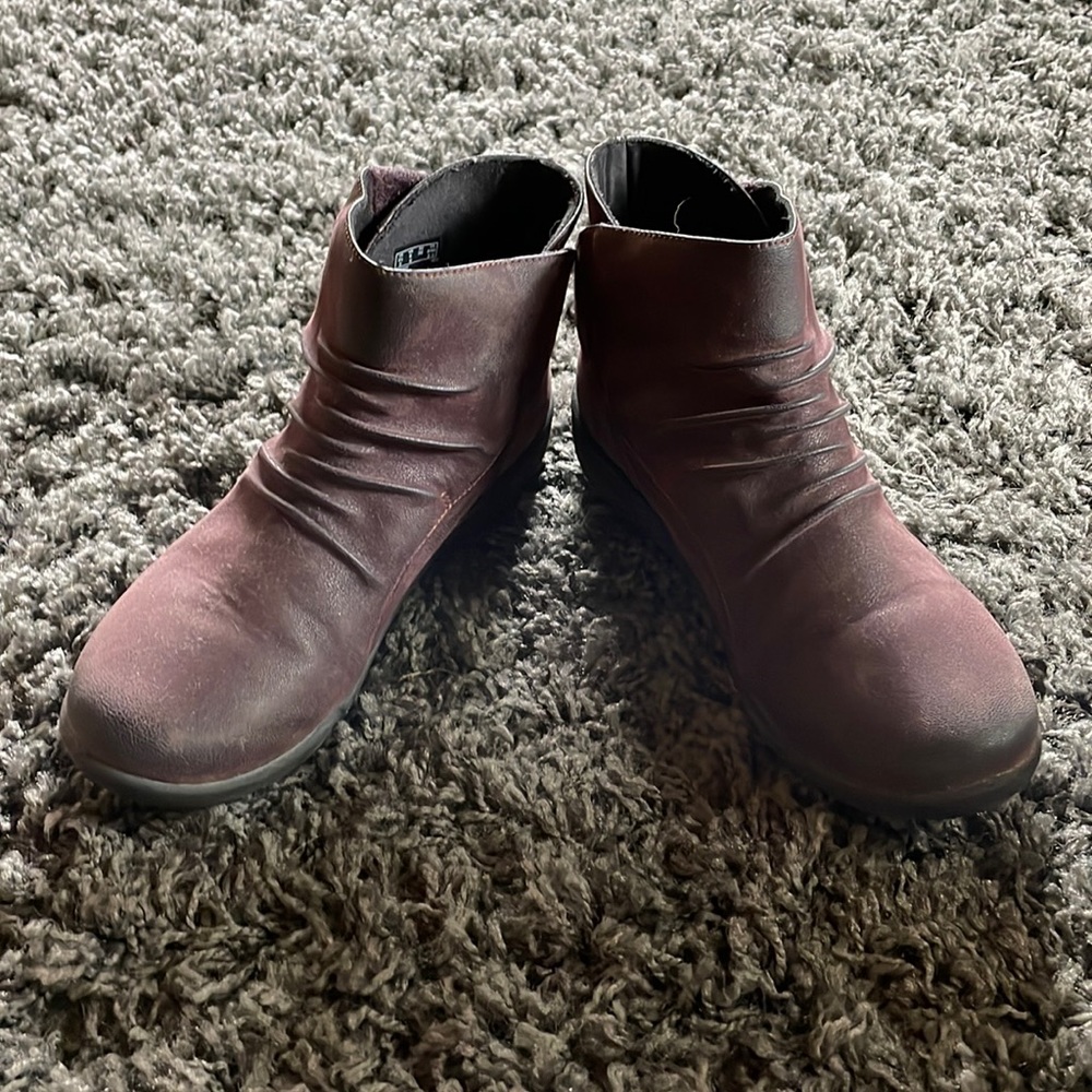 Clarks ankle book-